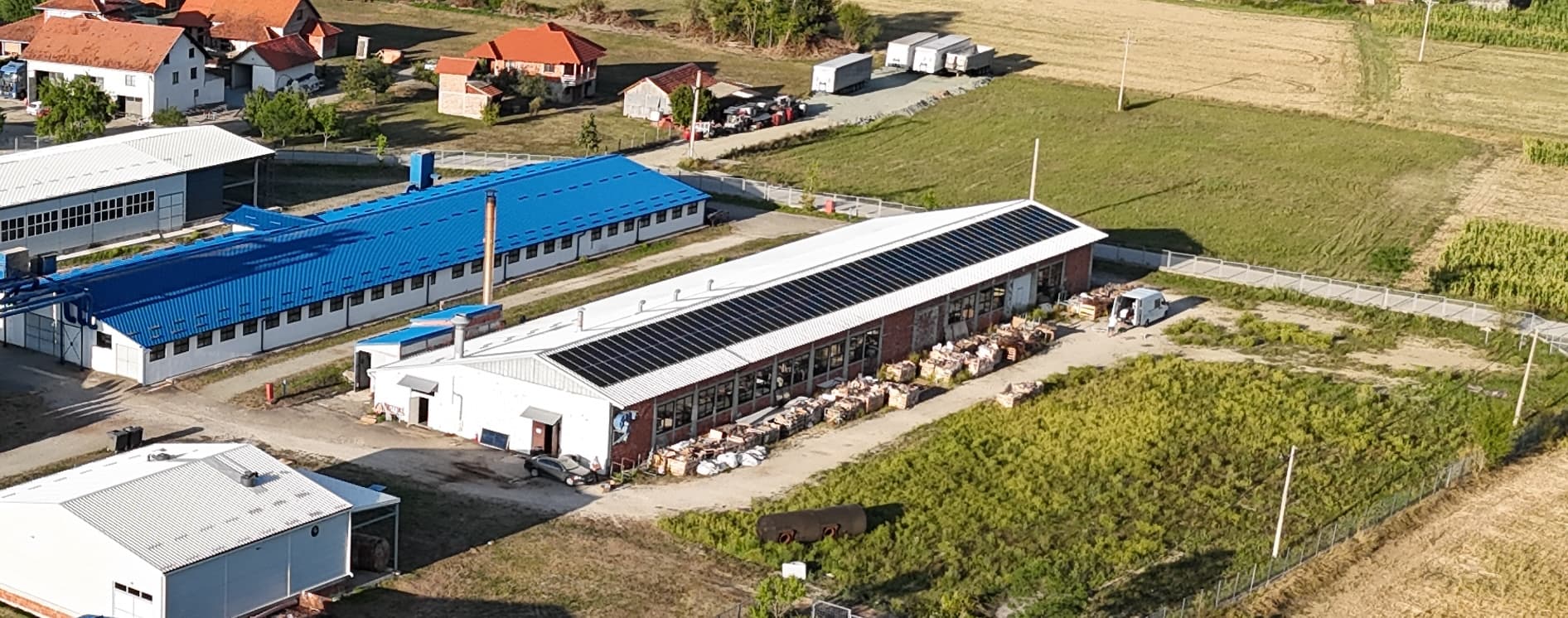 Referentni industrijski solarni sistem na krovu proizvodnog pogona